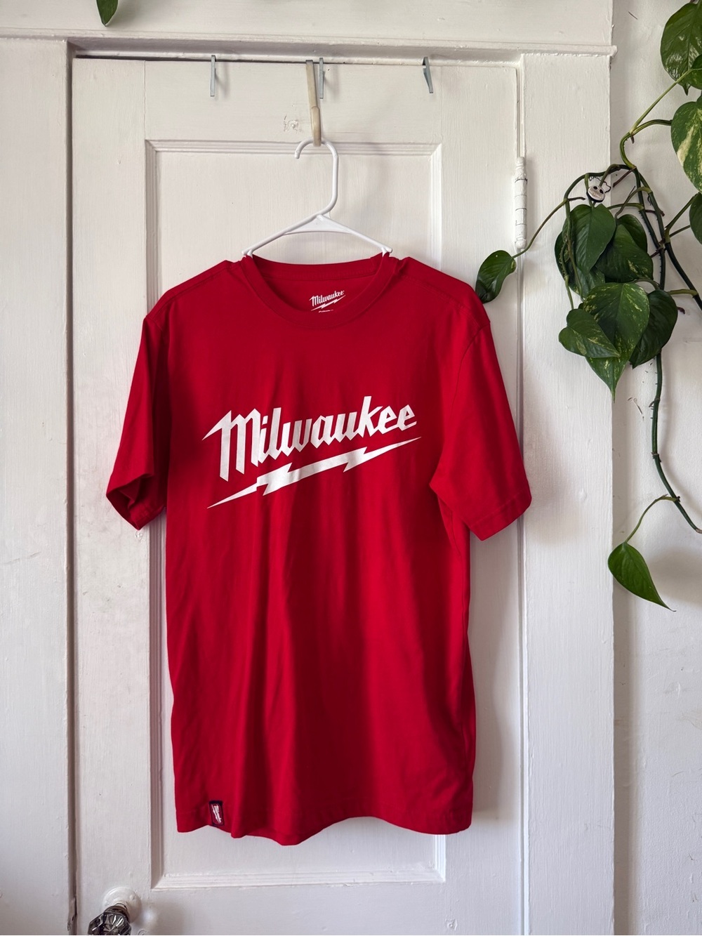 Milwaukee size M GRIDIRON Red Graphic Tee - Men